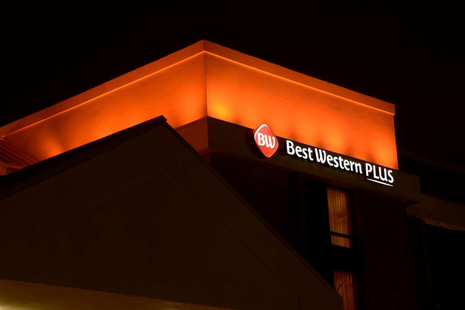 Best Western Plus Austin Central Exterior photo